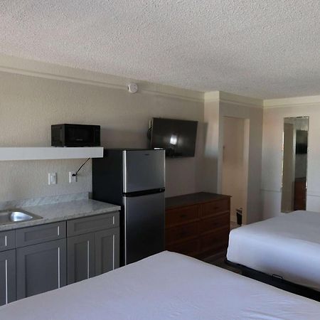 Super 8 By Wyndham Austin South I-35 Hotell Eksteriør bilde