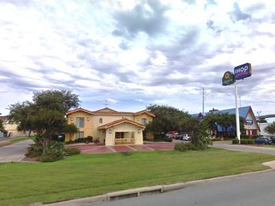 Super 8 By Wyndham Austin South I-35 Hotell Eksteriør bilde